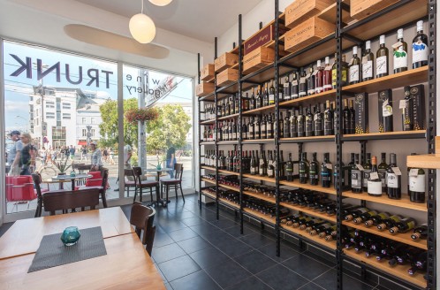 WINE + GALLERY TRUNK